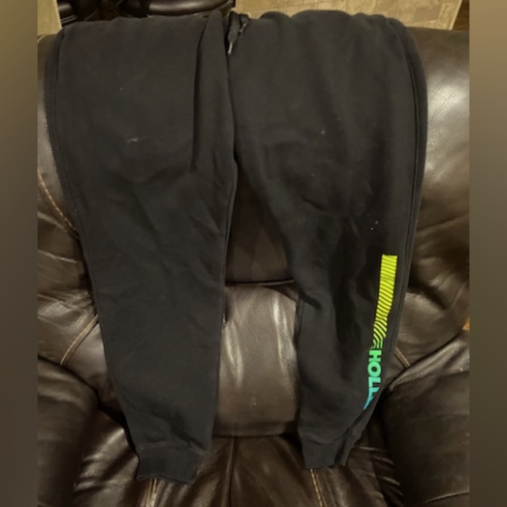 Hollister joggers